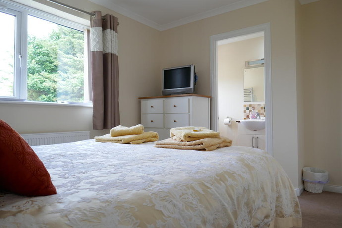 Double bedroom with en-suite