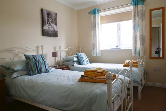 Twin bedroom